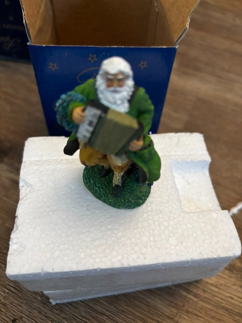 Pipka Prizm miniature Irish Santa Claus figurine MIB 13781